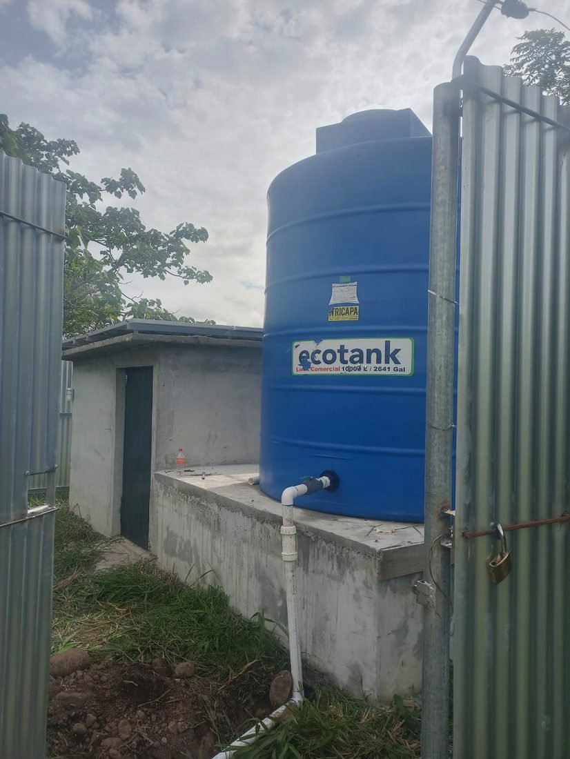 Tanque de agua observado en el área del proyecto Altos Del Caldera
